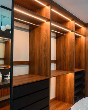 Aaron Palomar Vestidores